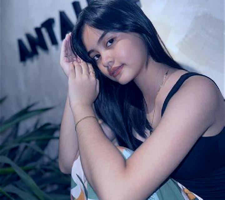 Amanda Olivar escort