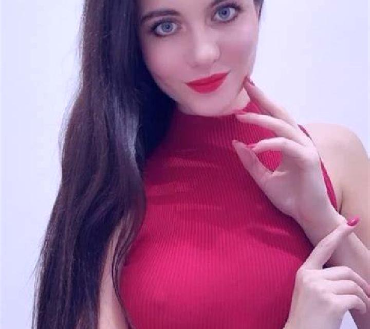 Ariadna Colbun escort