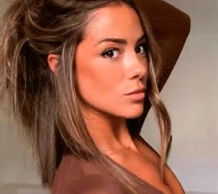 Ariadna Pinto escort
