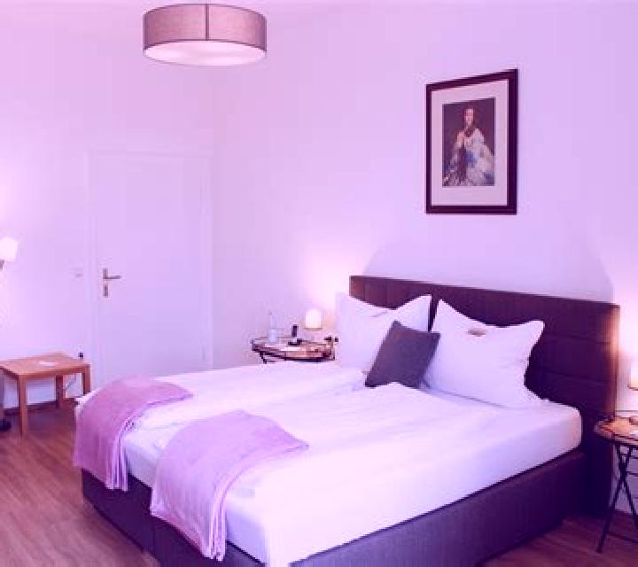 Cony 2 Vicuna escort