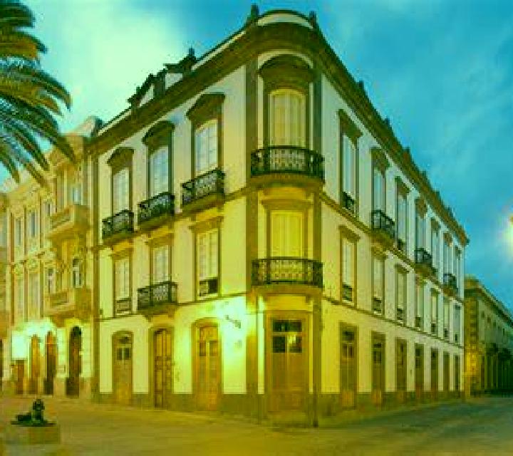 Regina 2 Vicuna escort