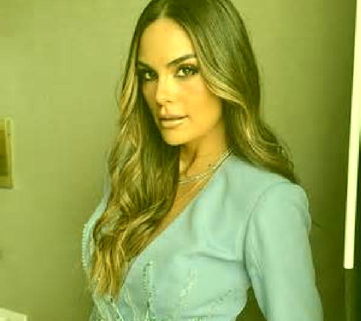 Ximena Putre escort